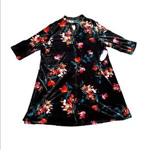 NTW BOUTIQUE Black Floral Patterned Dress W/V-Neck Cutout Size 2X